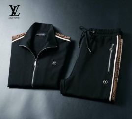 Picture of LV SweatSuits _SKULVM-3XL25cn1329214